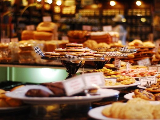 餐饮能同时经营超市吗？餐饮想要经营超市至少要具备哪些条件？