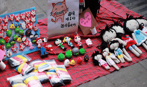 摆地摊卖什么比较赚钱？摆地摊选品