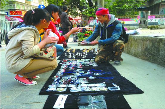 实用地摊货有哪些？去哪摆摊合适？