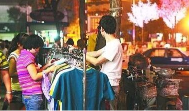 地摊货在哪找最合适？地摊货源的选择注意哪些因素？