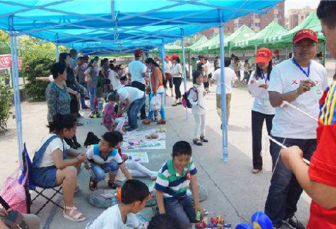 学会摆地摊技巧：小区地摊卖什么赚钱
